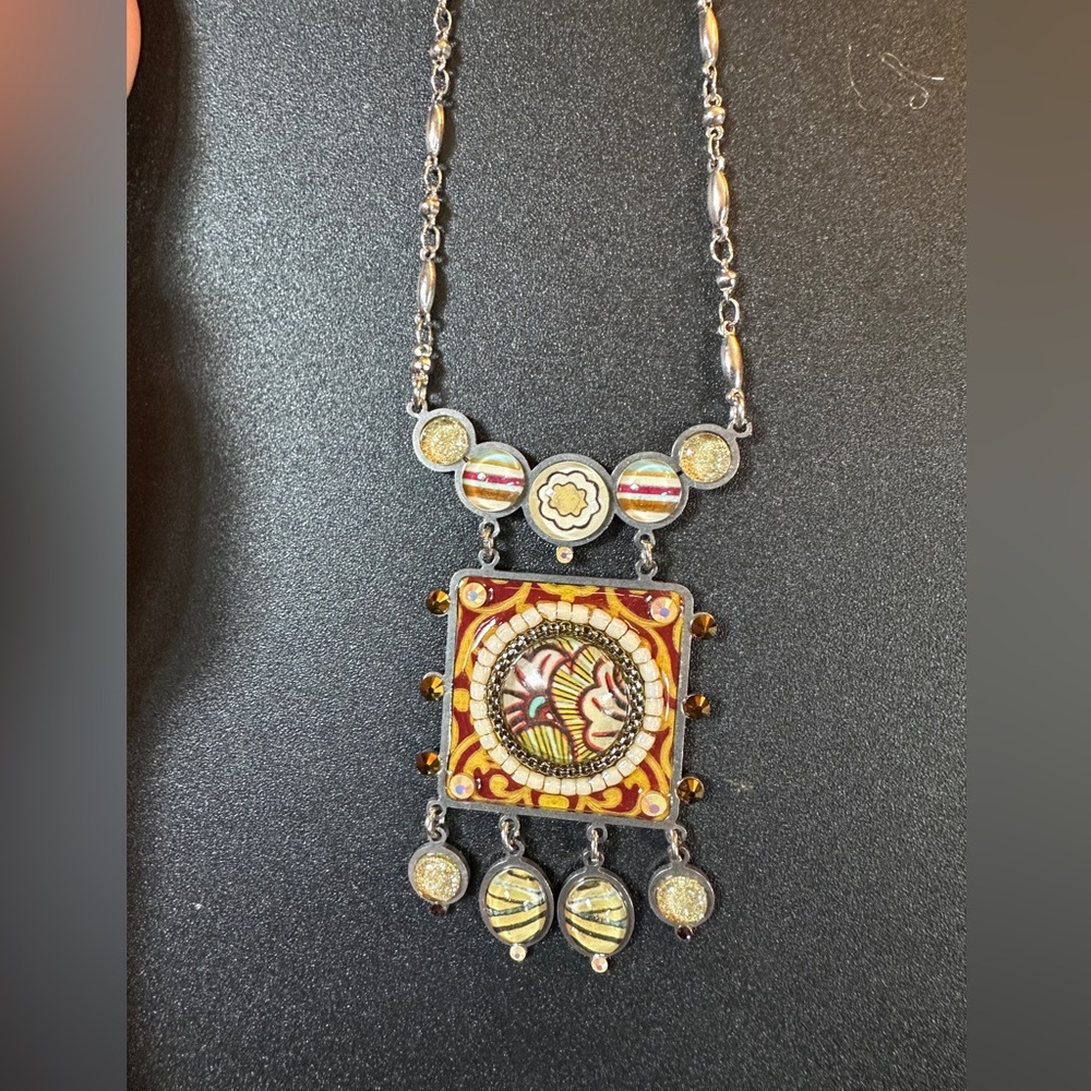 Artistic Multicolor Pendant Necklace